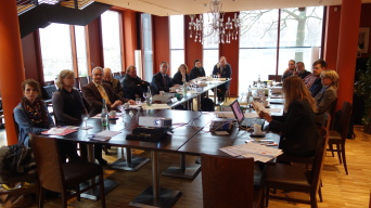 Foto: Ökoprofit Workshop 2014 © Stadtverwaltung Erfurt Das Bild zeigt eine Beratung von Vertretern Erfurter Ökoprofitbetriebe im Projektjahr 2014.
