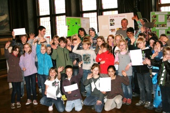 Foto: Auszeichnung Erfurter Energiesparschulen 2011 © Stadtverwaltung Erfurt Nach Abschluss des Projektjahres 2011 werden die besten Schulen im Wettbewerb "Erfurter Schulen sparen Energie" im Rathaus ausgezeichnet.