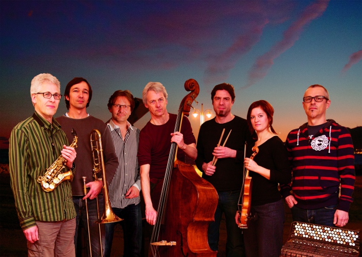 Foto der sieben Musiker von Herbert Kramis' Guadalcacin