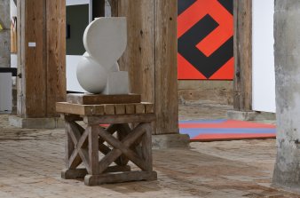Foto: Forum Konkrete Kunst in der Peterskirche © Falko Behr Ausstellungsbereich.