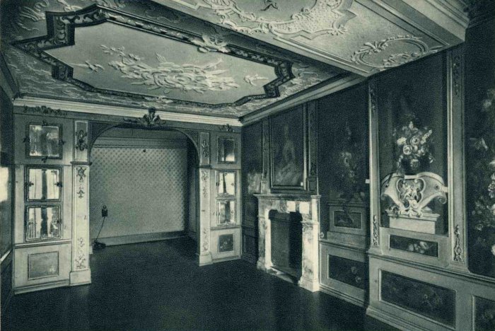 Ansichtskarte „Schloss Molsdorf - Grünes Blumenzimmer“ um 1930 Schwarz-Weiß-Abbildung eines Schlossgemaches.