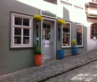 Fassade eines kleinen Ladens auf der Krämerbrücke.