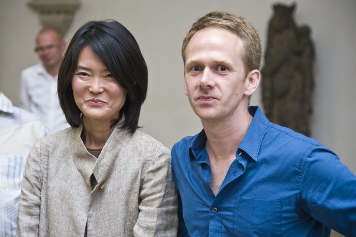 Eunmi Chun und Felix Lindner im Angermuseum zwei Personen frontal