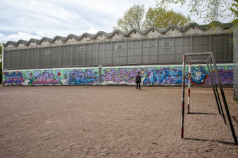 Wand mit Graffiti