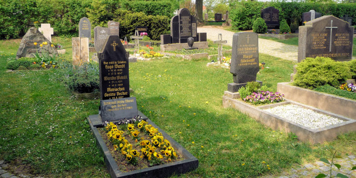 Gräber des Friedhofs in Marbach