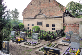 Gräber auf dem Friedhof Wallichen