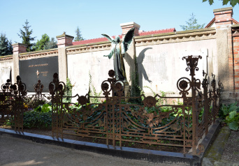 Familiengrab auf dem Friedhof in Kerspleben
