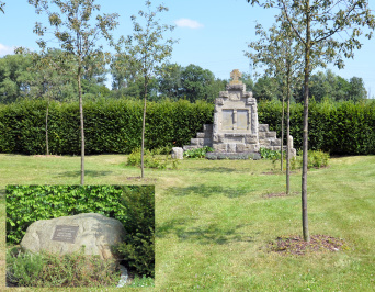 Ehrengrabanlage für Kriegsgefallene und Findling zum Gedenken an Friedhofsstifter