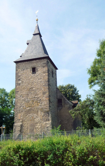 Kirche des Friedhofs in Niedernissa