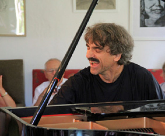 Thomas Scheytt Mann am Klavier