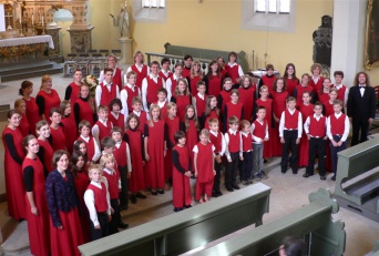 Der Philharmonische Kinder- und Jugendchor Chor in Kirche
