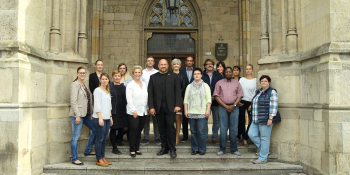 Foto: Team der Volkshochschule Erfurt © Stadtverwaltung Erfurt Die Mitarbeiterinnen und Mitarbeiter der Volkshochschule Erfurt. Stand: Oktober 2016/2017
