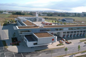 eine Ansicht der Zentralen Leitstelle Erfurt im Gefahrenschutzzentrum von oben (Luftbild)