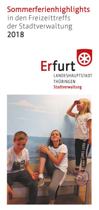 Ein Foto mit drei Kindern in Sportkleidung als Titelbild auf einem Flyer