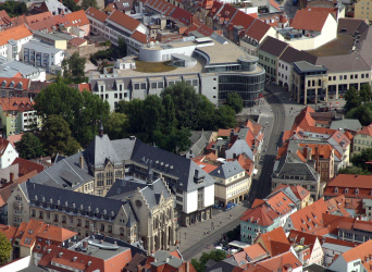 Luftbild mit Blick auf Fischmarkt und Schlösserstraße