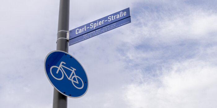 Straßenschild mit dem Schriftzug Carl-Spier-Straße