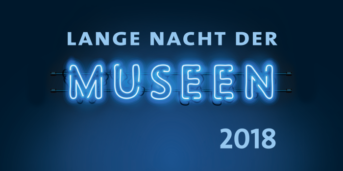 Schriftzug Lange Nacht der Museen 2018 auf blauen Grund