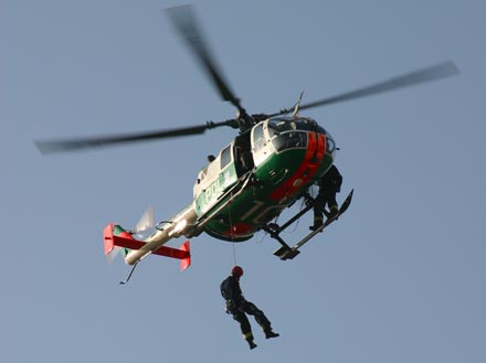 Höhenrettungsdienst in Zusammenarbeit mit der Polizei- Hubschrauberstaffel