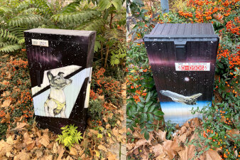 Graffiti-Projekt Medienkästen gestaltet mit Weltraummotiven - Astronautenhund und Rakete 