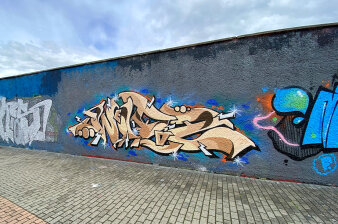 Gaffiti auf Wand