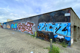Gaffiti auf Wand