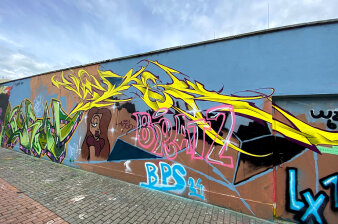 Gaffiti auf Wand