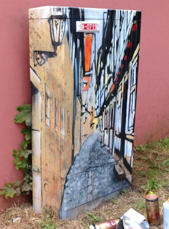 Graffiti-Projekt Medienkasten gestaltet mit der Krämerbrücke