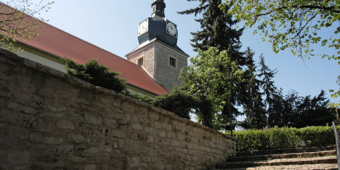 Treppe zur Kirche