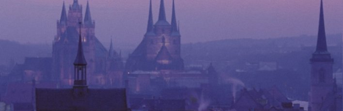 Panoramabild über die Stadt Erfurt mit Sicht auf viele Türme
