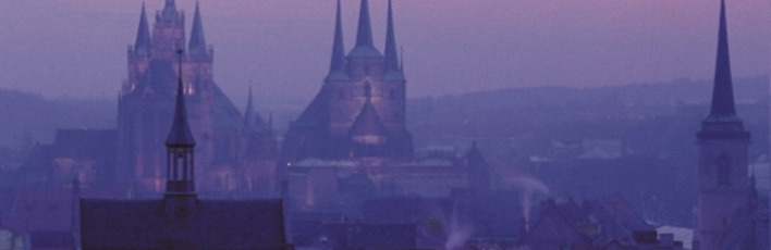 Foto: Kirchtürme der Stadt Erfurt © Stadtverwaltung Erfurt Panoramabild über die Stadt Erfurt mit Sicht auf viele verschiendene Kirchtürme