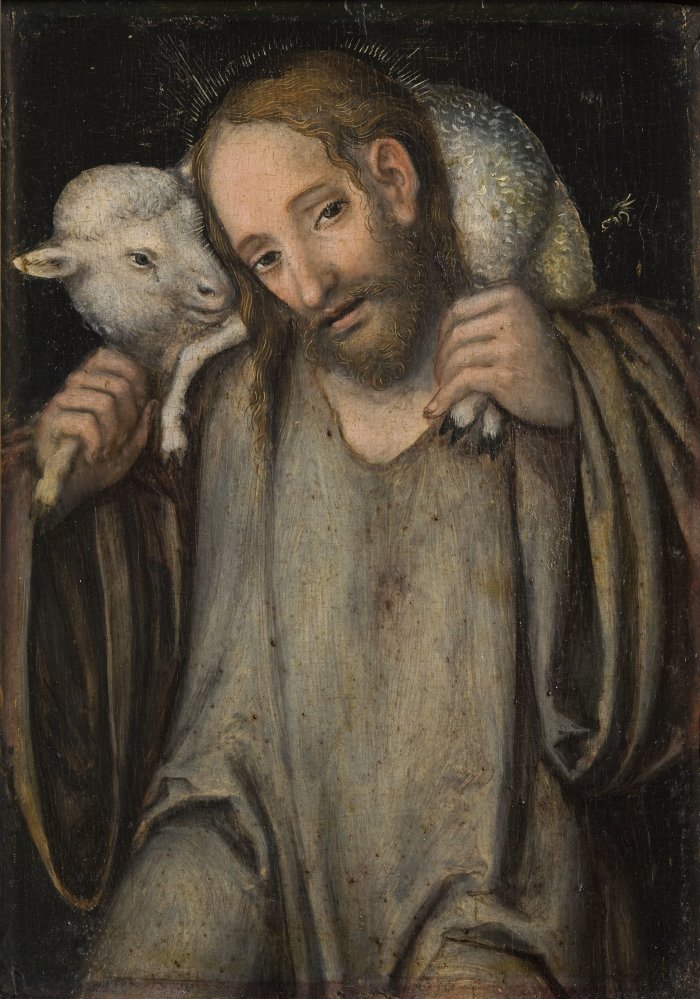 Mann mit langem Haar und Barth trägt ein Lamm als Symbol für den sich opfernden Christus auf seinen Schultern. 