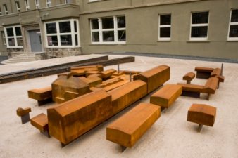 Modell der Anlage, ausgeführt in Corten-Stahl.