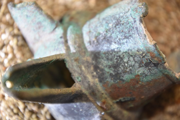 Fragment einer Sabbatlampe Metallteil.