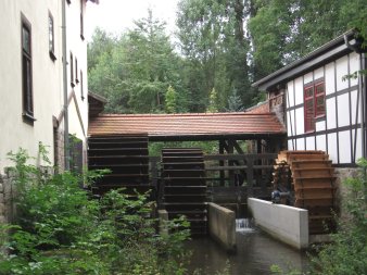 Foto: Die Heiligen Mühle © Jürgen Naue Blick auf die drei Mühlenräder der Heiligen Mühle.