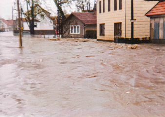 Beim Hochwasser 1994 stand das Dorf Molsdorf großflächig unter Wasser.
