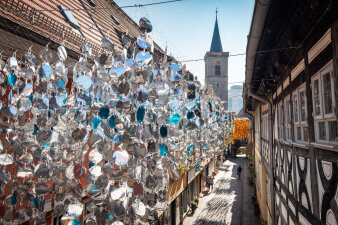 Foto der 2025 Kunstinstallation auf der Krämerbrücke