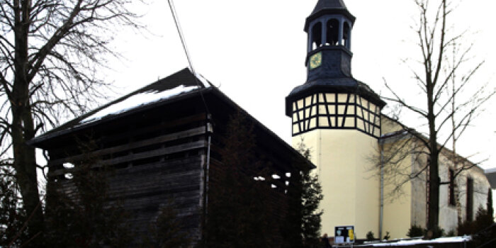 Foto: Evangelische St. Gotthardt-Kirche, Erfurt-Marbach, 2005 © Stadtverwaltung Erfurt / R. Lemitz Dorfkirche im Winter.