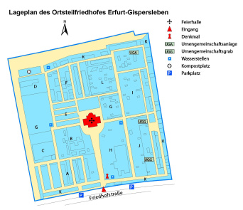 Lageplan des Ortsteilfriedhof mit Angaben zu Grabanlagen, Lage der Trauerhalle, Wasserstellen und Abraumplätzen, sowie zu den Eingängen und Parkplatzhinweis.