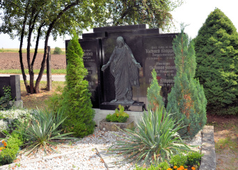 Foto von Gräbern auf dem Friedhof Mittelhausen