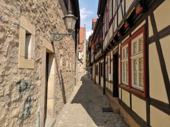Foto: Kirchgasse © Stadtverwaltung Erfurt / H. Röder enge Gasse