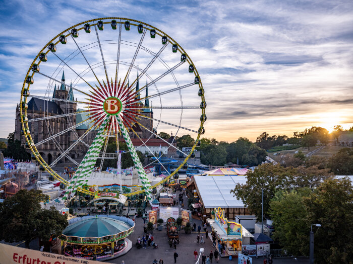 das Riesenrad auf dem Erfurter Domplatz