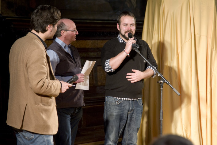 Foto: Eröffnungsveranstaltung "Trio" © Stadtverwaltung Erfurt / D. Urban Drei Männer beim Rezitieren.