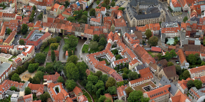 Blick von oben auf die Erfurter Altstadt.