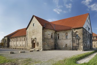 Foto: Peterskirche Erfurt © Stiftung Thüringer Schlösser und Gärten / Constantin Beyer romanisches Kirchengebäude