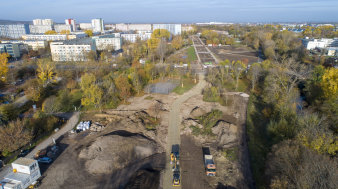 Luftaufnahme einer Baustelle in einem Park