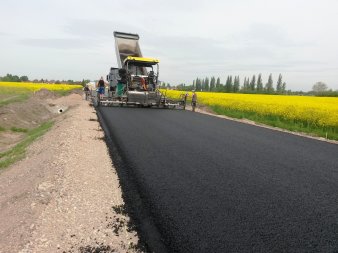 Foto: Erdfall Kühnhausen © Stadtverwaltung Erfurt Neuauftragung der Bitumendecke