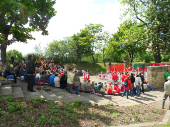 Petersberg Freilichtbühne Die Freilichtbühne im Garten des Kommandantenhauses auf der Zitadelle Petersberg.