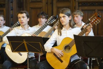 Gitarristen beim Konzert