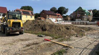 Das Foto zeigt die Baustelleneinrichtung des Neubaus der Grundschule in Vieselbach.