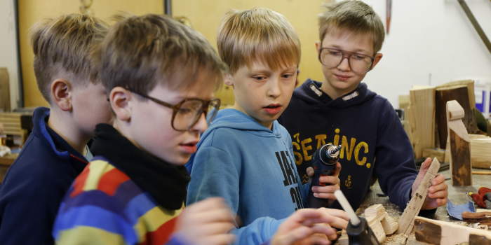 „Auf den Wald kommt´s an“: Ein Uni-Fuchsfarm-Projekt für Kinder